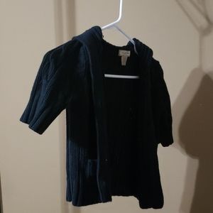 Black short-sleeved knit hoodie